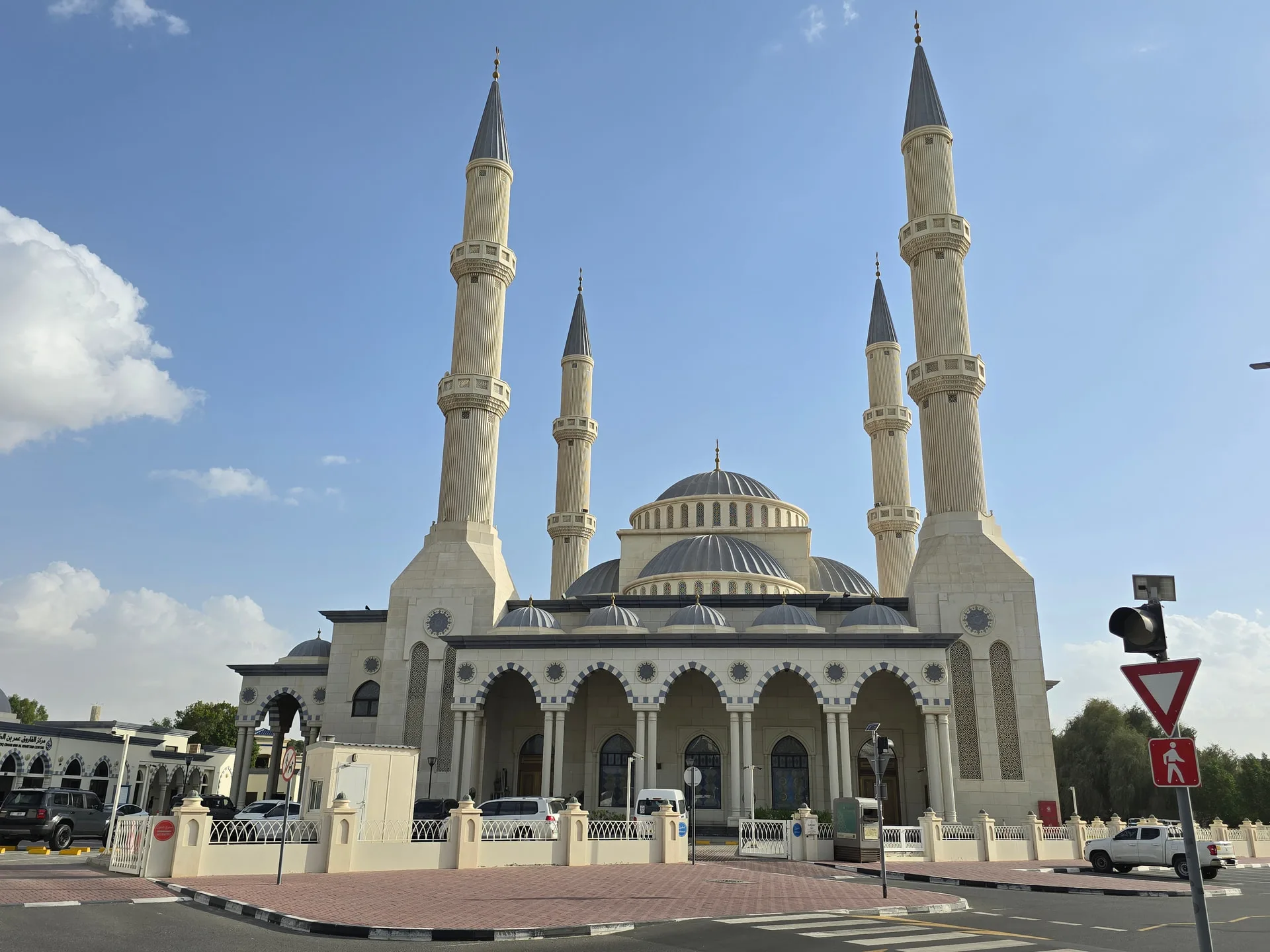 Al Farooq Omar Bin Al Khattab Mosque