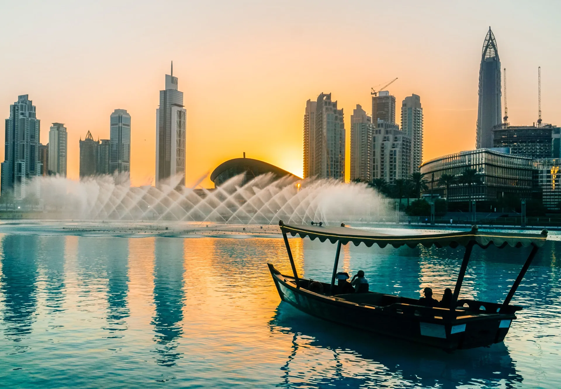 Dubai Fountain Lake Ride